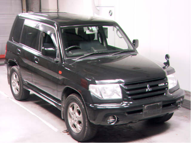 2000 Mitsubishi Pajero iO Photos