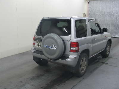 2000 Mitsubishi Pajero iO Pictures