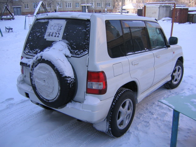 2000 Mitsubishi Pajero iO Wallpapers