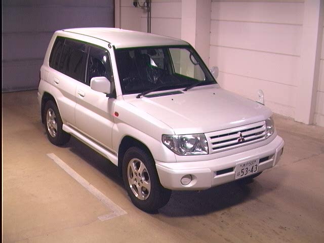 2000 Mitsubishi Pajero iO Pictures