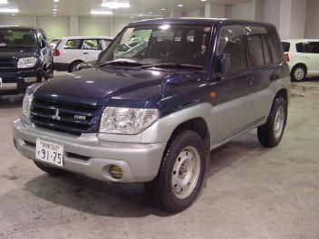 2000 Mitsubishi Pajero iO Images