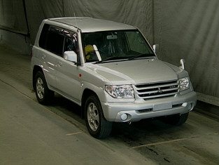 2000 Mitsubishi Pajero iO Images