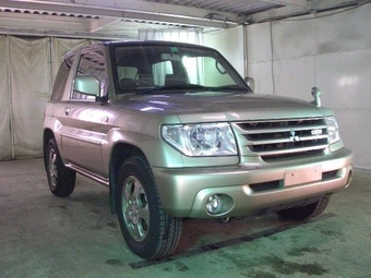 2000 Mitsubishi Pajero iO