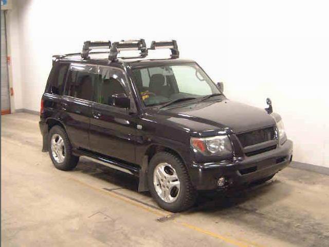 2000 Mitsubishi Pajero iO Pictures