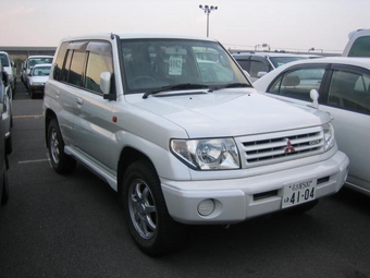 2000 Mitsubishi Pajero iO