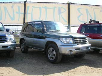 2000 Mitsubishi Pajero iO Pictures