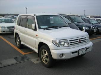 2000 Mitsubishi Pajero iO Photos