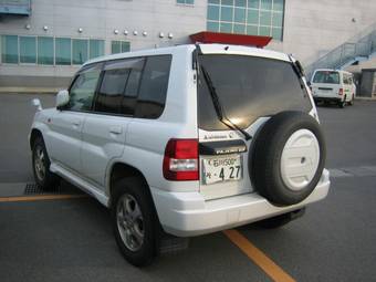 2000 Mitsubishi Pajero iO Photos