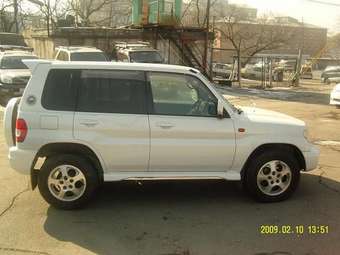 2000 Mitsubishi Pajero iO Pics