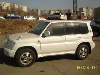 2000 Mitsubishi Pajero iO Pictures