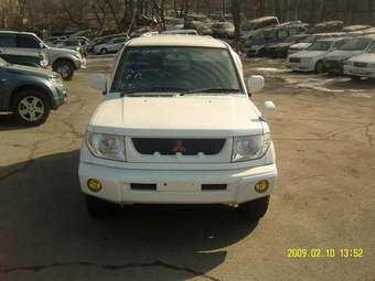 2000 Mitsubishi Pajero iO Photos