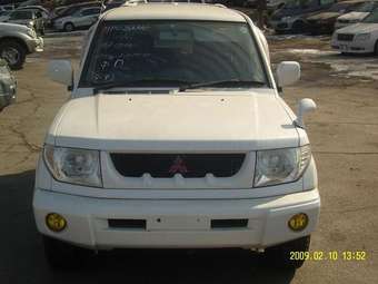 2000 Mitsubishi Pajero iO Photos