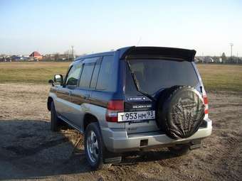 2000 Mitsubishi Pajero iO Images