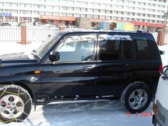 2000 Mitsubishi Pajero iO Pictures