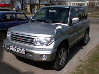 2000 Mitsubishi Pajero iO Pictures