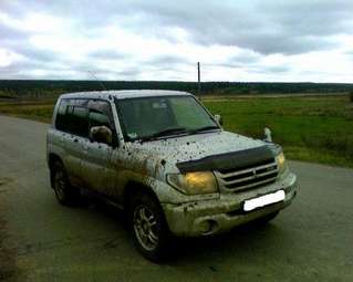 2000 Mitsubishi Pajero iO