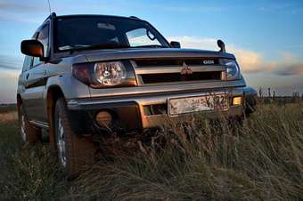 2000 Mitsubishi Pajero iO