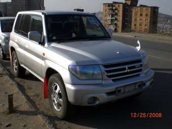 2000 Mitsubishi Pajero iO Pics