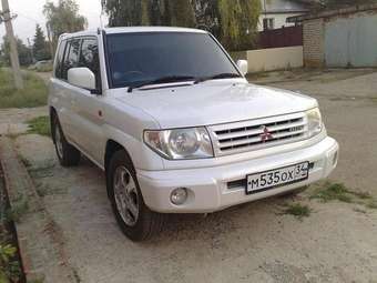 2000 Mitsubishi Pajero iO