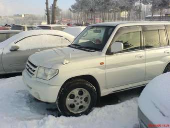 2000 Mitsubishi Pajero iO Pictures