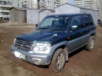 2000 Mitsubishi Pajero iO Images