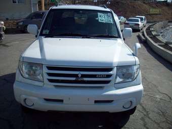 2000 Mitsubishi Pajero iO Pics