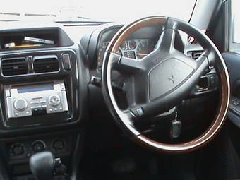 2000 Mitsubishi Pajero iO Pictures