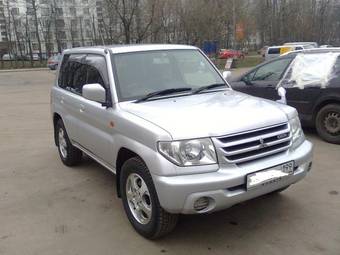 2000 Mitsubishi Pajero iO Pictures