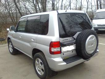 2000 Mitsubishi Pajero iO Photos