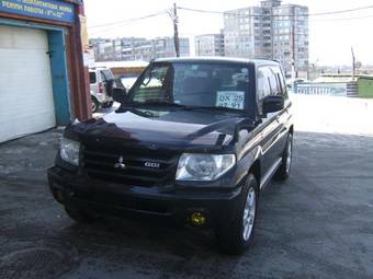 2000 Mitsubishi Pajero iO Pictures