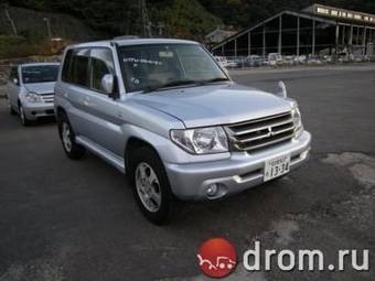 2000 Mitsubishi Pajero iO Photos