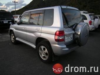 2000 Mitsubishi Pajero iO Photos