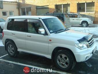 2000 Mitsubishi Pajero iO Pictures