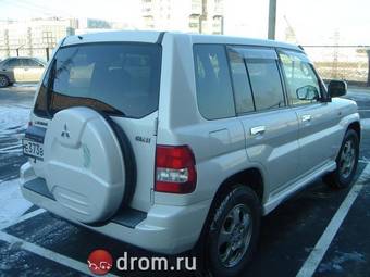 2000 Mitsubishi Pajero iO Photos