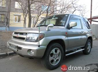 2000 Mitsubishi Pajero iO Pictures