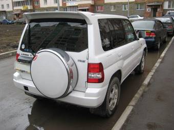 2000 Mitsubishi Pajero iO Pictures