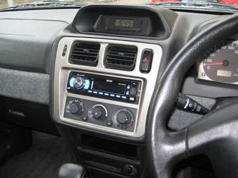 2000 Mitsubishi Pajero iO Pictures