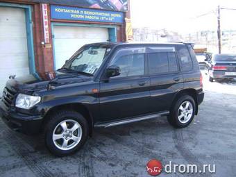 2000 Mitsubishi Pajero iO Pictures