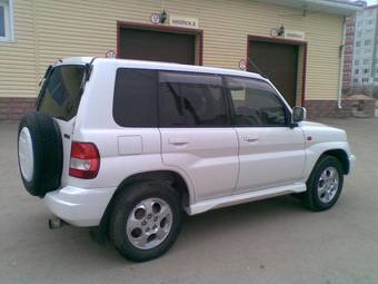 2000 Mitsubishi Pajero iO Pictures