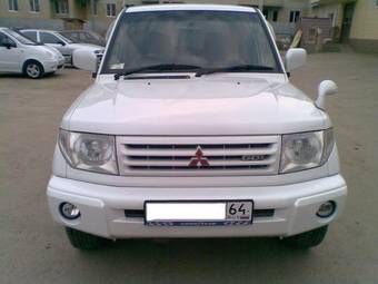 2000 Mitsubishi Pajero iO Photos