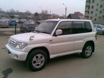 2000 Mitsubishi Pajero iO Pictures