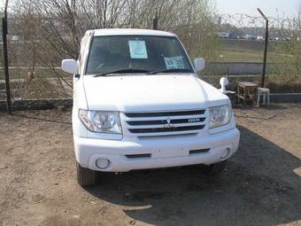 2000 Mitsubishi Pajero iO Pictures