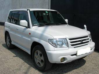 2000 Mitsubishi Pajero iO Pics