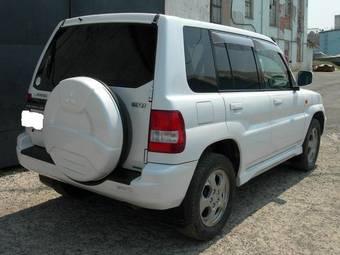 2000 Mitsubishi Pajero iO Pictures