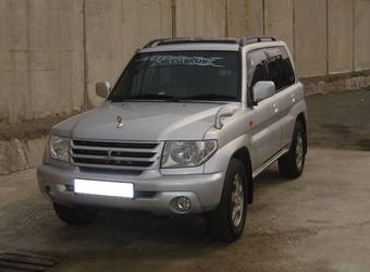 2000 Mitsubishi Pajero iO Photos