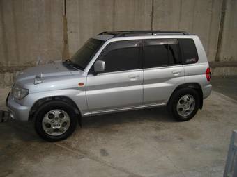 2000 Mitsubishi Pajero iO Pictures