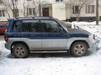 2000 Mitsubishi Pajero iO Photos