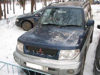 2000 Mitsubishi Pajero iO Pictures