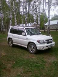 2000 Mitsubishi Pajero iO Pictures