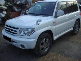 2000 Mitsubishi Pajero iO Pictures